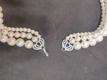White pearl necklaces 3