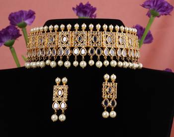 White zircon   chokers 1