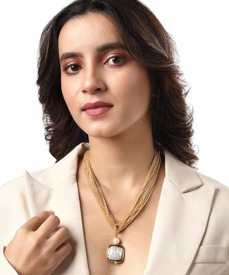 Gold & Creme Necklace 1