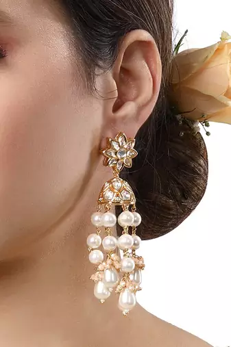 Pearly White Earrings