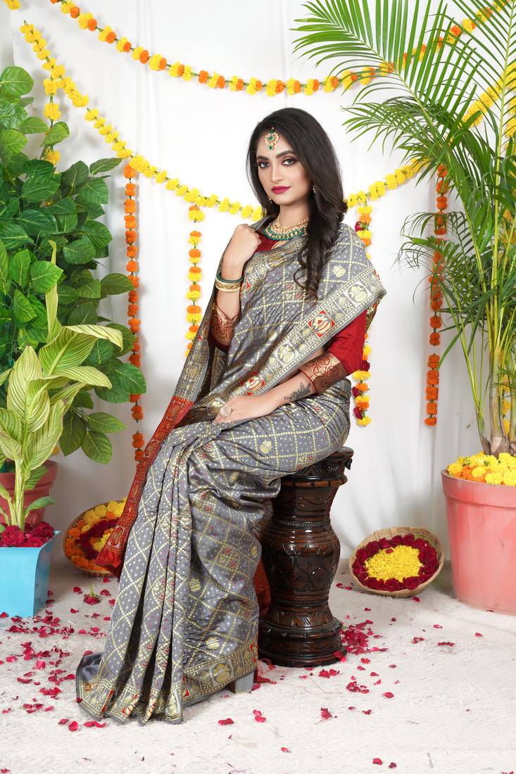 GREY BEAUTIFUL PATOLA BANDJNI INDIAN WEDDING SAREE 