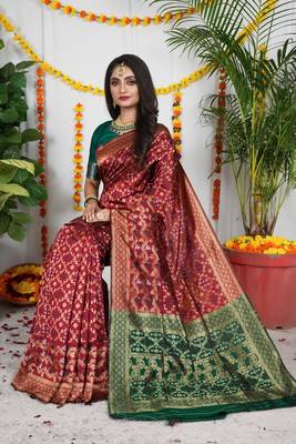 RED BANDHANI PATOLA BEAUTIFUL SAREE  4