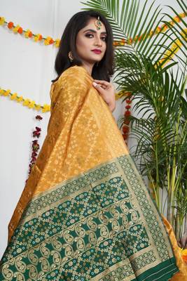 YELLOW BANDHANI PATOLA SAREE  3