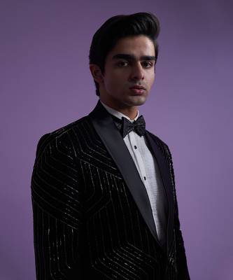 Black Ray Blaze Tuxedo Set 4