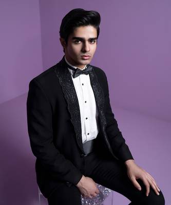 Black Eternal Eclipse Tuxedo Set 5