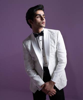 White Spotlight Tuxedo Set 5