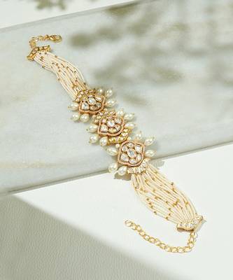 Elegant Pearl Choker 3