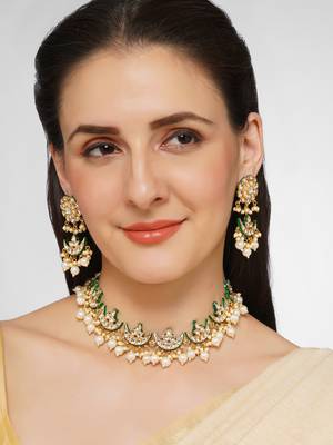 AQUASTREET Gold Plated Handcrafted Pachi Kundan Crescent designed Necklace Set 2