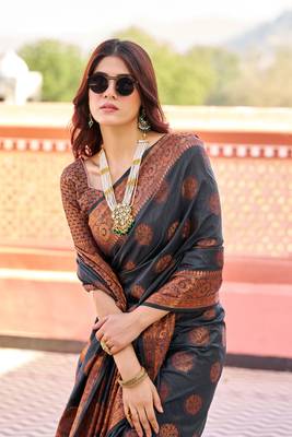 Grey woven silk saree with blouse 2