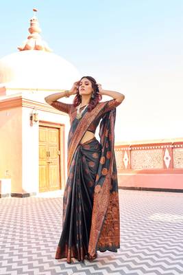 Grey woven silk saree with blouse 5
