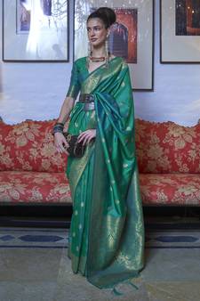 Green Woven Silk Blend Saree With Blouse