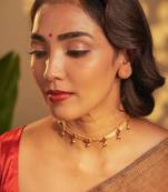 Gold Tone Temple Necklace Set- Broacde pearl choker-off white