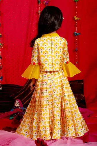 Yellow 3/4 sleeves crop top with pleated long skirt