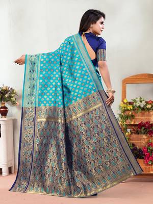 Dark Green Woven Banarasi silk blend Saree With Blouse 4