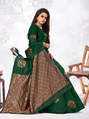 Dark Green Woven Banarasi silk blend Saree With Blouse 3