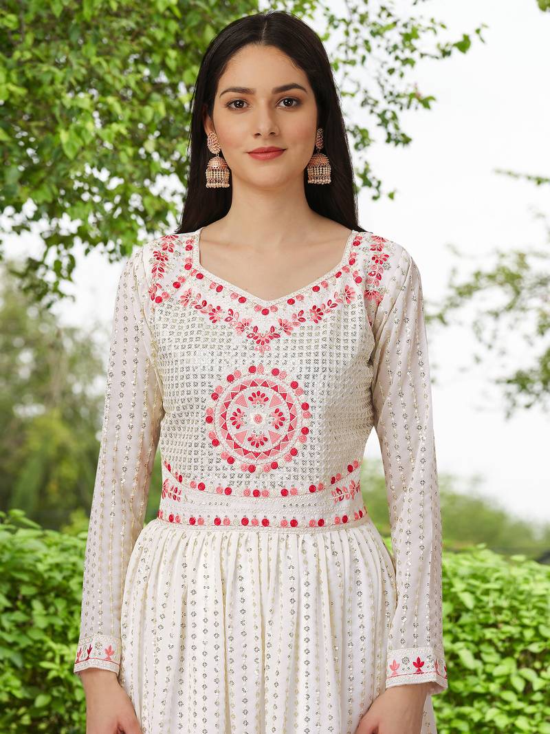 Trendmalls 3 Pics White Georgette Embroidery Traditional Kurta Pant with Dupatta Salwar Suit Set