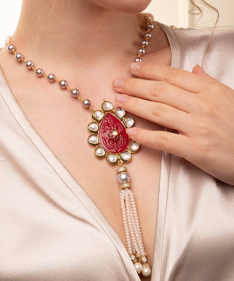 Red Agate Pendant With Pearl Necklace