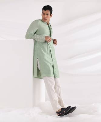 Green Vern Embroidered Kurta Set 2