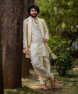 White Machine Embroidered Pattu Set 4