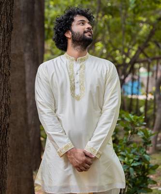 White Machine Embroidered Pattu Set 5