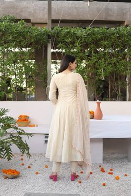 Cream embroidered silk blend salwar 4