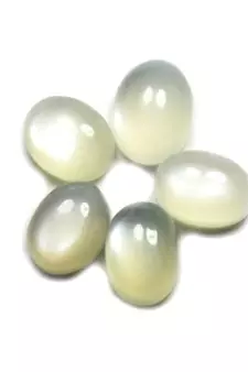 Natural White Moonstone at Wholesale Rate 5.25 Ratti 4.77 Carat Oval Shape चंद्रकांत Loose Gemstone Rashi Ratan 1 Pcs