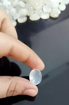 Natural White Moonstone at Wholesale Rate 8.25 Ratti 7.5 Carat Oval Shape चंद्रकांत Loose Gemstone Rashi Ratan 1 Pcs