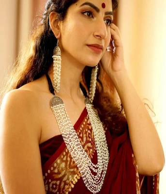 Multilayer white pearl long necklace set 1