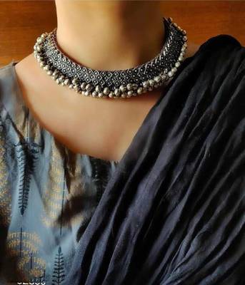 Silver look alike ethnic necklace set 1