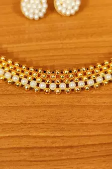 White necklace-sets