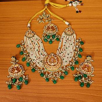 Green necklace-sets 1