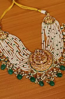 Green necklace-sets