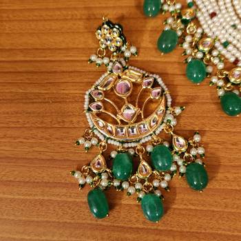 Green necklace-sets 3