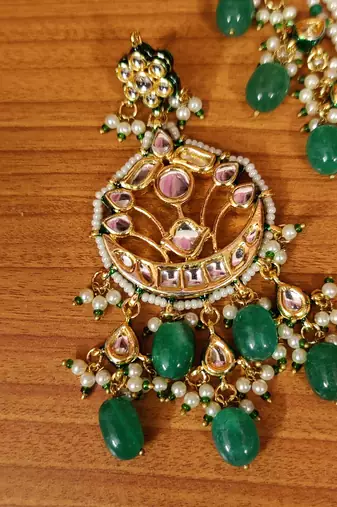 Green necklace-sets