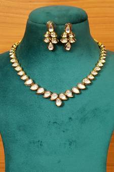 White necklace-sets