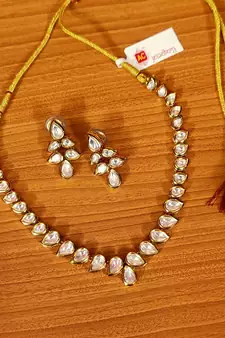 White necklace-sets