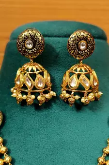 Gold necklace-sets