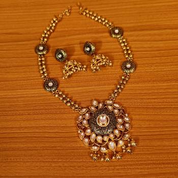 Gold necklace-sets 3