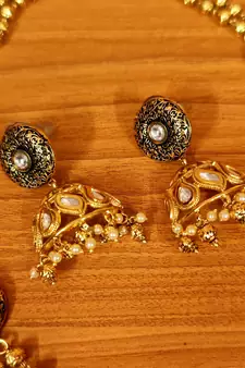 Gold necklace-sets