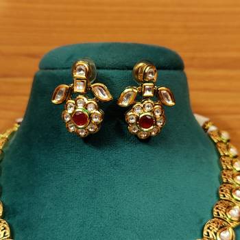 Red necklace-sets 2