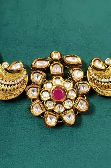 Red necklace-sets
