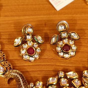 Red necklace-sets 5