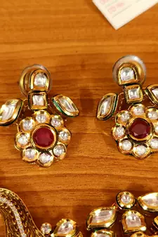 Red necklace-sets
