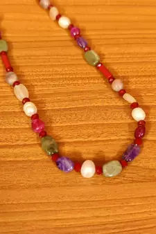 Multicolor necklaces