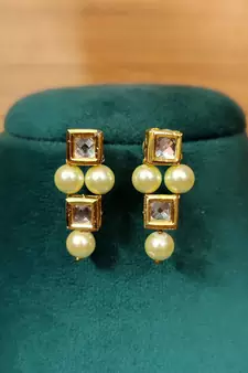 White necklace-sets