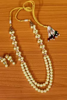 White necklace-sets