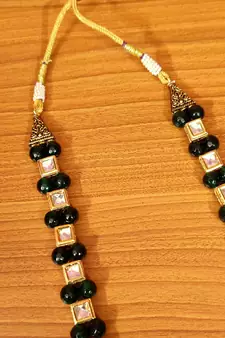 Green necklace-sets