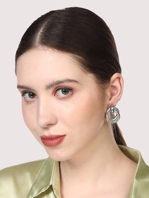 Silver pearl earrings 1