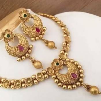 Alyesha Latest Stylish Choker Traditional Necklace Jewellery Set for Women 1