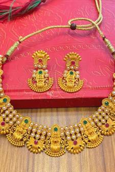 Alyesha Latest Stylish Choker Traditional Necklace Jewellery Set for Women